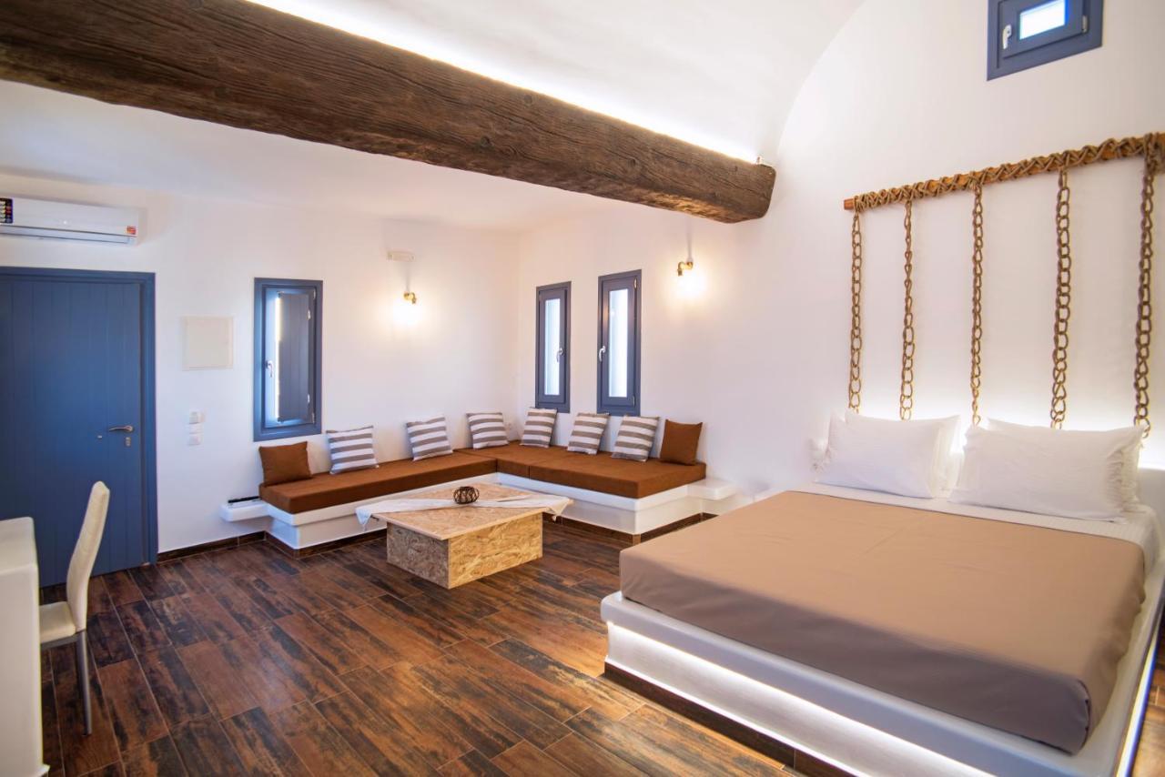 La Belle Vie - Santorini - Adults Only Apartment คามารี ภายนอก รูปภาพ