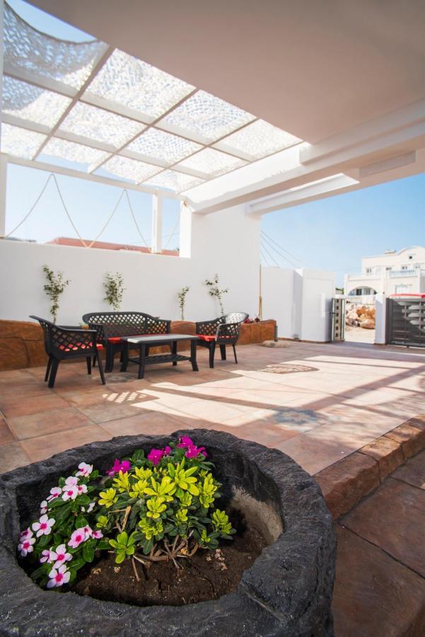 La Belle Vie - Santorini - Adults Only Apartment คามารี ภายนอก รูปภาพ