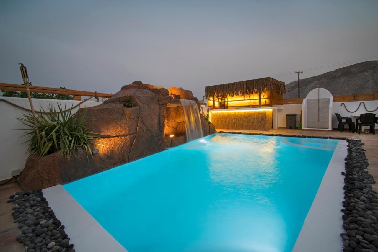 La Belle Vie - Santorini - Adults Only Apartment คามารี ภายนอก รูปภาพ