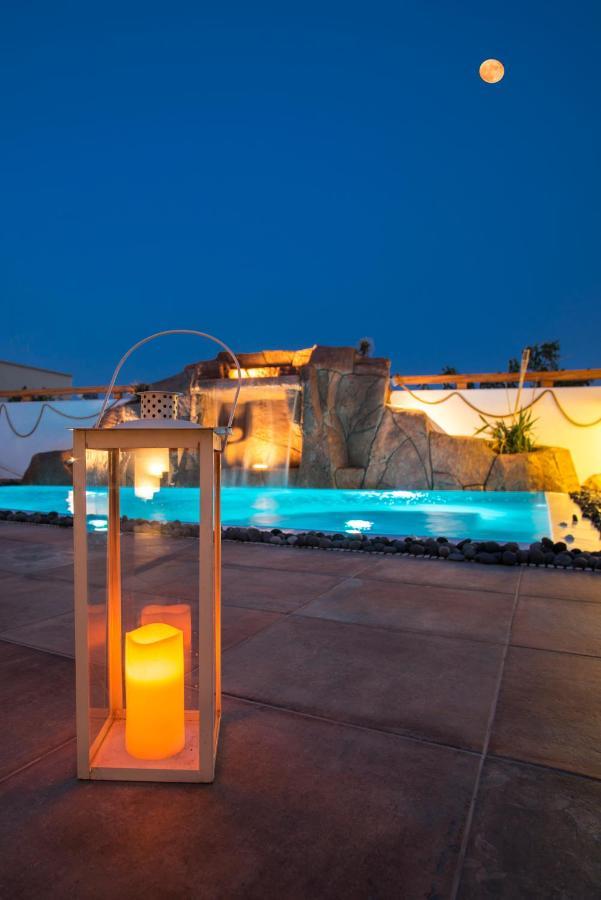 La Belle Vie - Santorini - Adults Only Apartment คามารี ภายนอก รูปภาพ